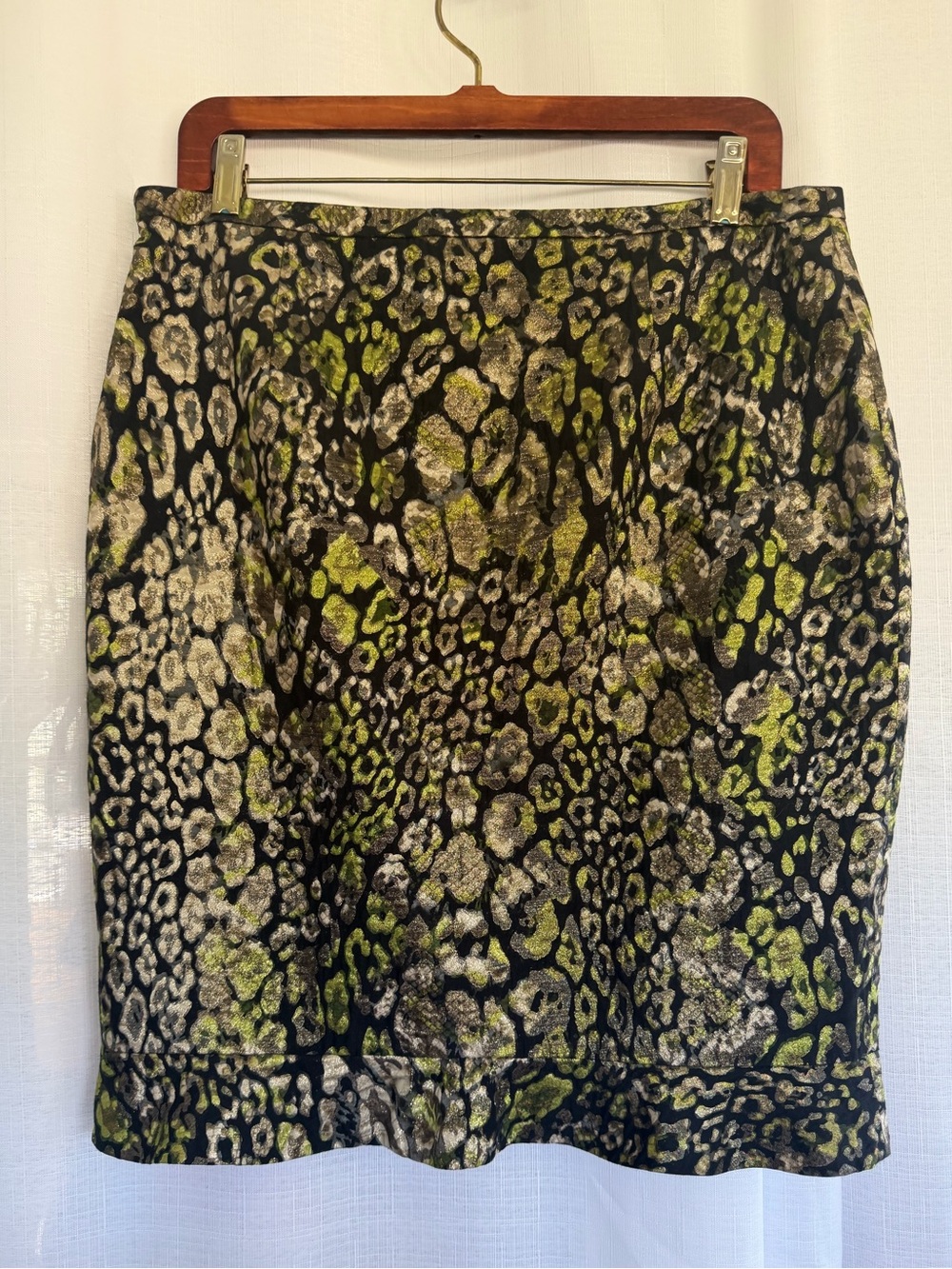 Elie Tahari Metallic Leopard Print Jacquard Pencil Skirt Black Green Size M